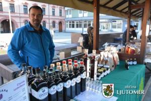 1. Božična tržnica na Glavnem trgu v Ljutomeru 12